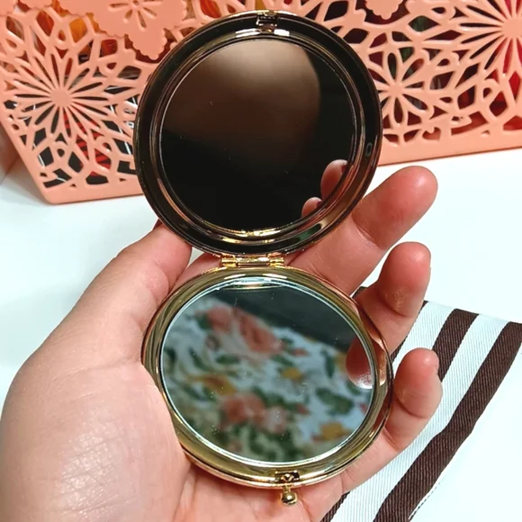 Henri Bendel RARE Zebra Striped Double-sided Compact Mirror - Picture 3 of 9